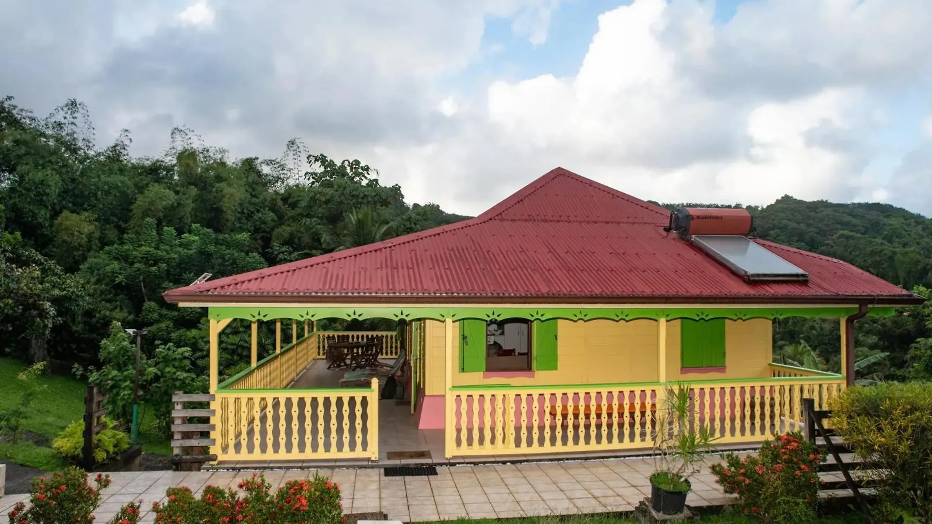 펜션 Maison Charmante A Gros-Morne Avec Terrasse Et Jardin